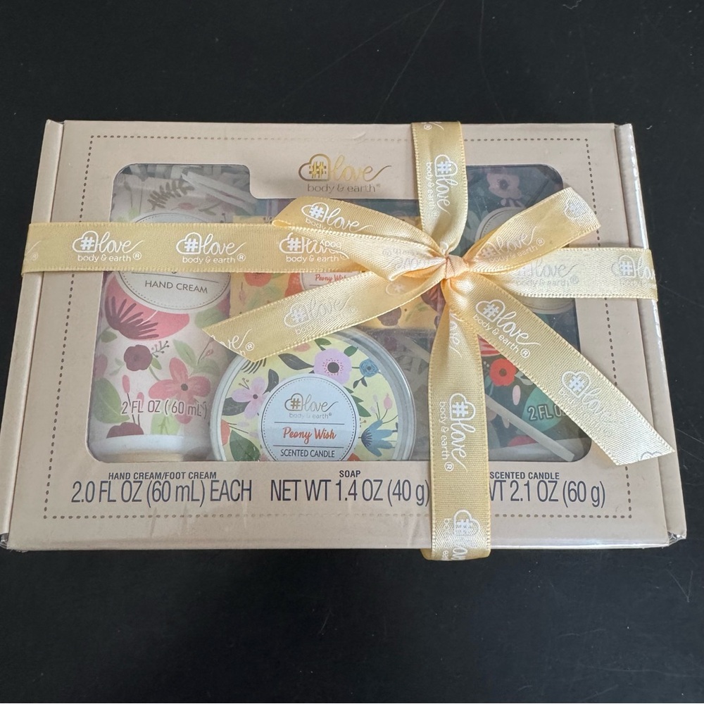 #love Body & Earth Peony Wish Gift Set NEW